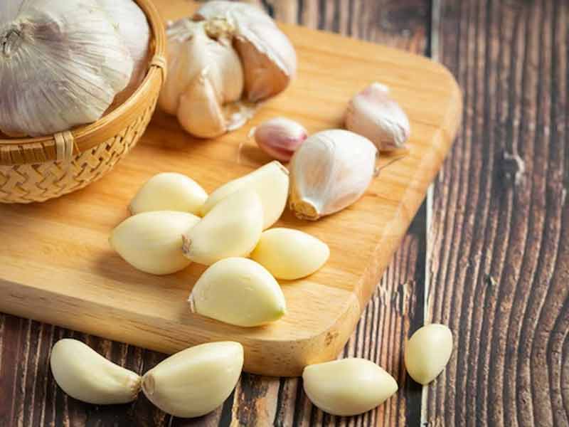 The history of garlic and the benefits of garlic
