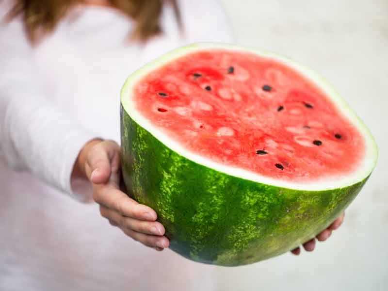 The benefits of watermelon include many vitamins.