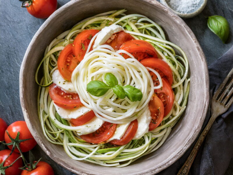 A Twist on a Classic: Caprese Zoodles Recipe for a Fresh and Flavorful Meal