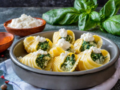 A Twist on a Classic: Ricotta Stuffed Shells with Spinach Recipe