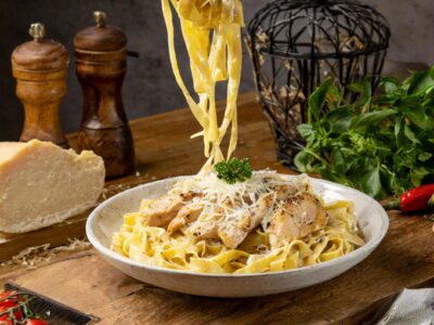 Crafting Fettuccine Alfredo with Chicken: Indulgence Redefined